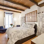 Palazzo Marigliano 4* Neapel