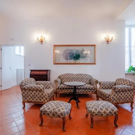 Гостевой дом Palazzo Marigliano Неаполь